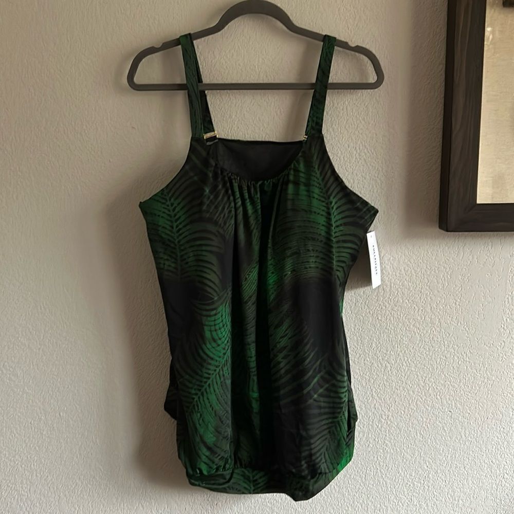 Fullfitall 2 pieces Sz 20 and Sz 24 bottom NWT